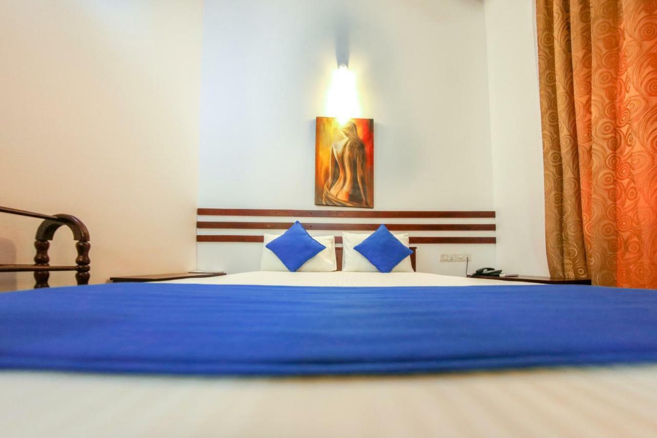 White Rose Beach Resort Marawila Bagian luar foto
