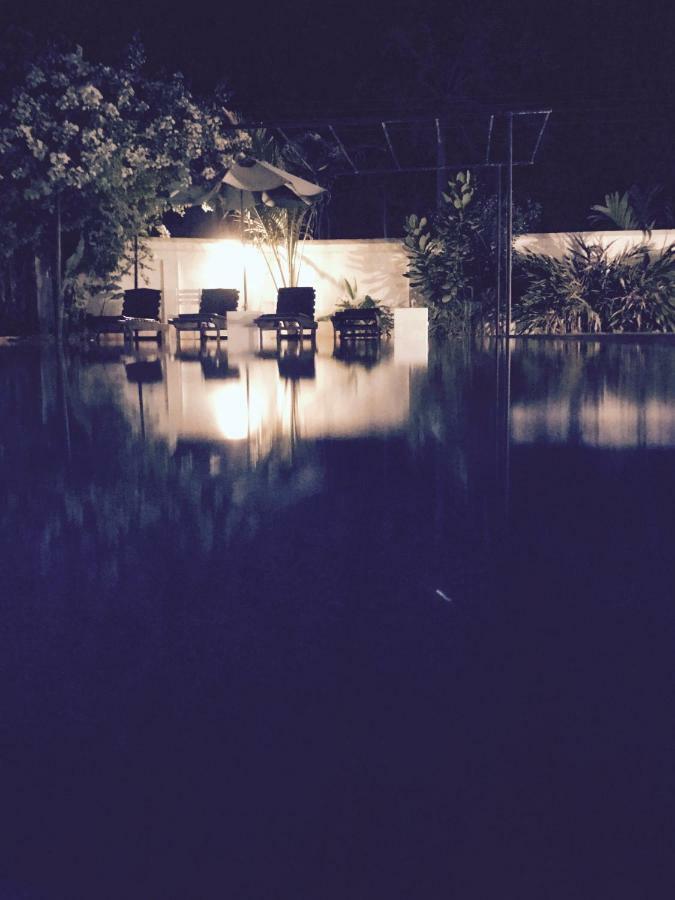 White Rose Beach Resort Marawila Bagian luar foto